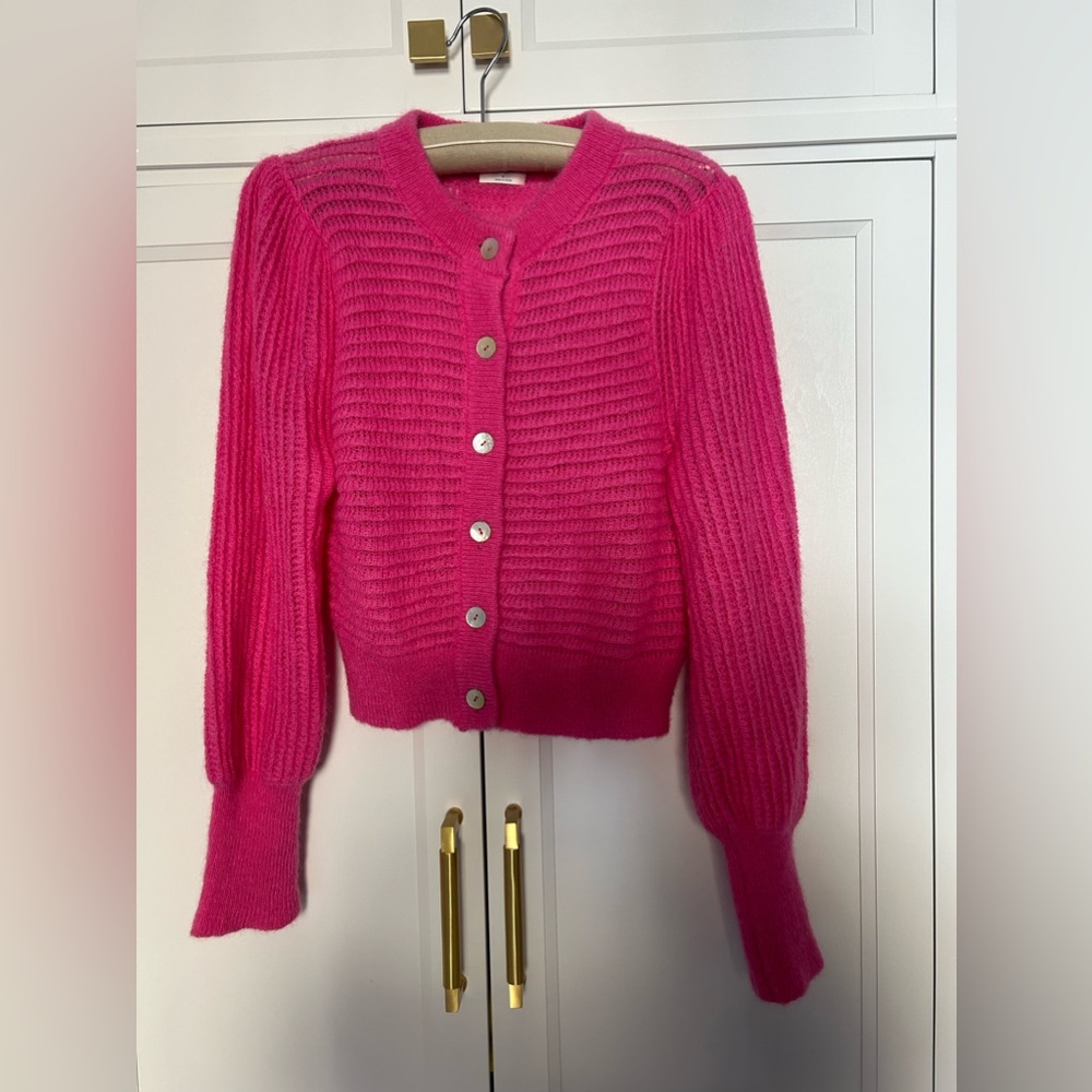 Beautiful ARITZIA Wilfred cardigan. Brand new without tags. Never worn.